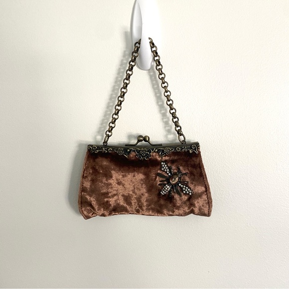 Vintage Guess Brown Velvet Clutch Bag with Kiss Lock and Rhinestone Bee - Picture 3 of 7